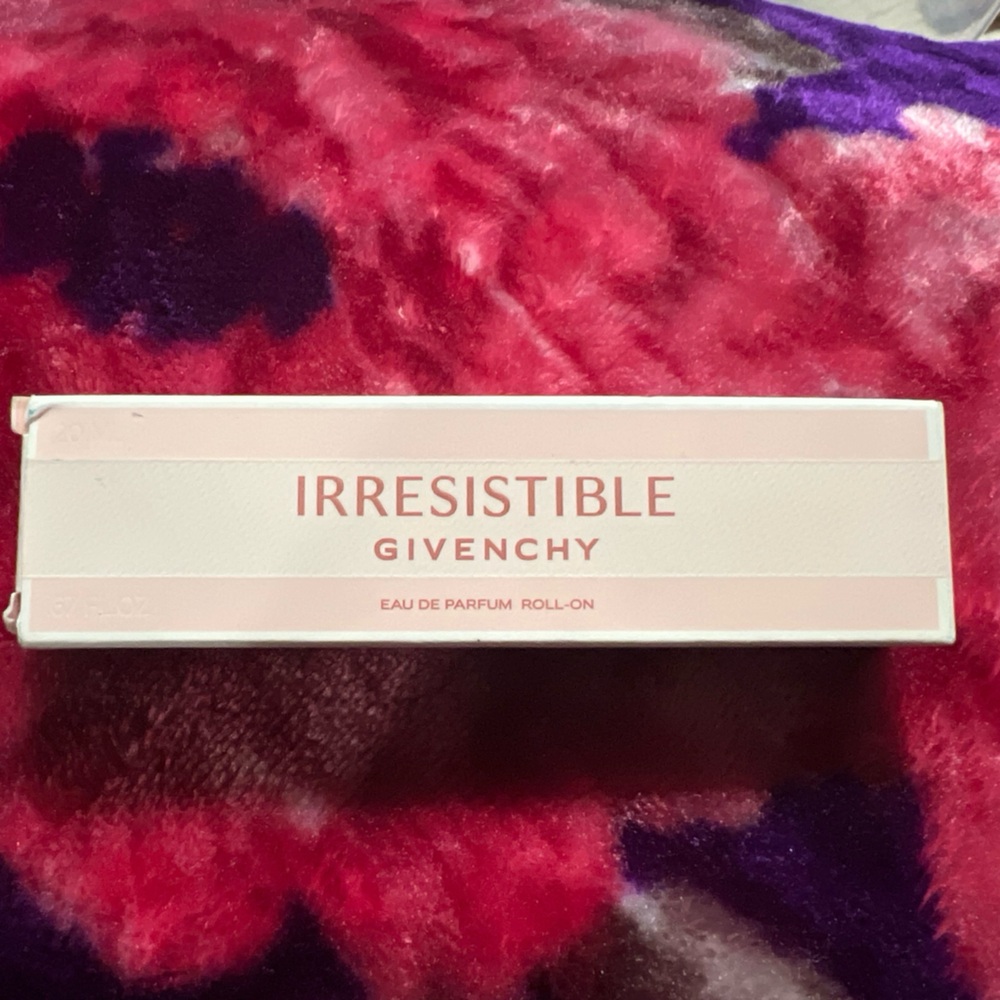 Givenchy irresistible edp roll on
